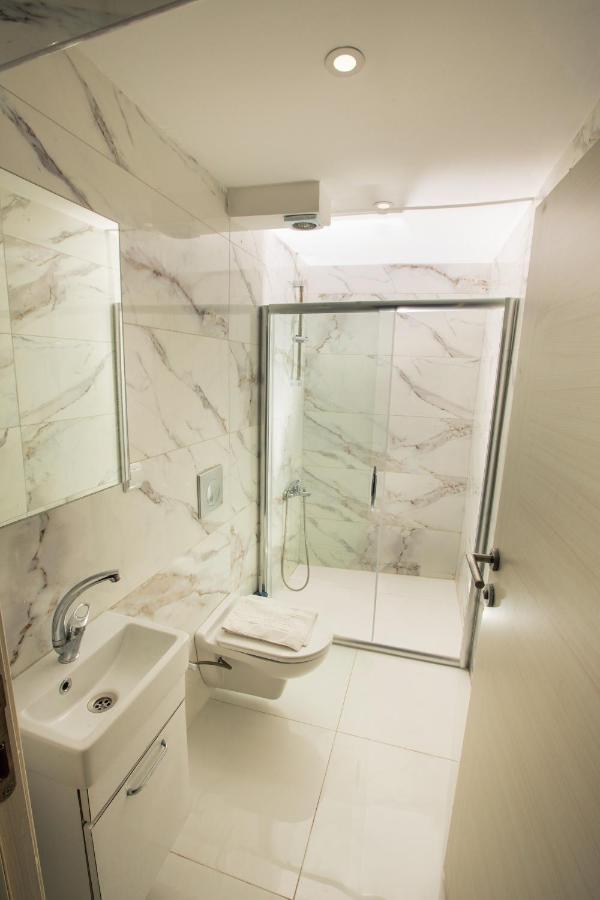Honey Hostel Istanbul Bagian luar foto