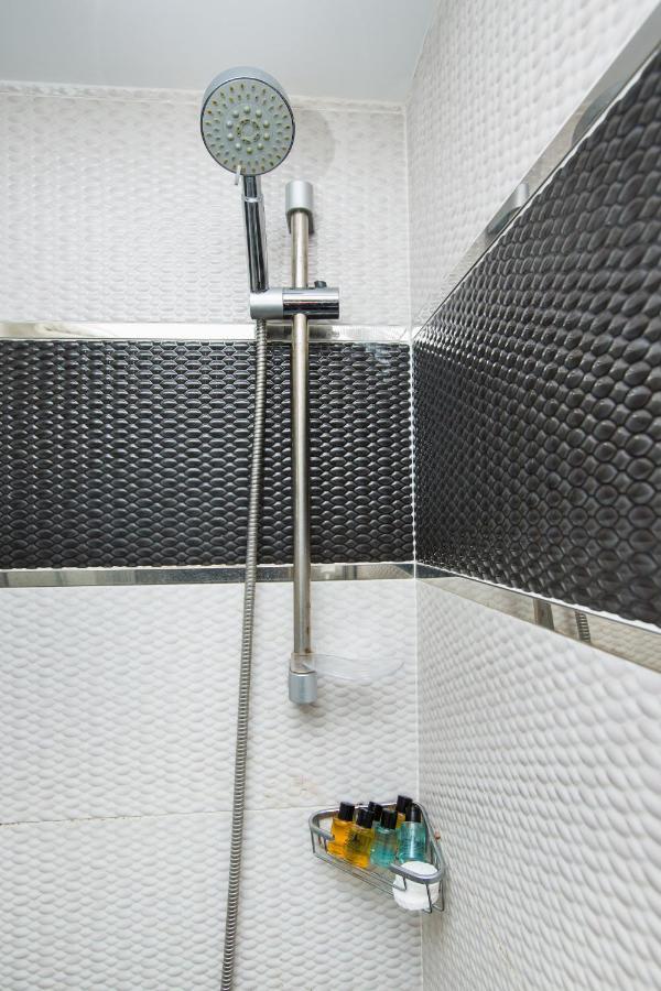 Honey Hostel Istanbul Bagian luar foto
