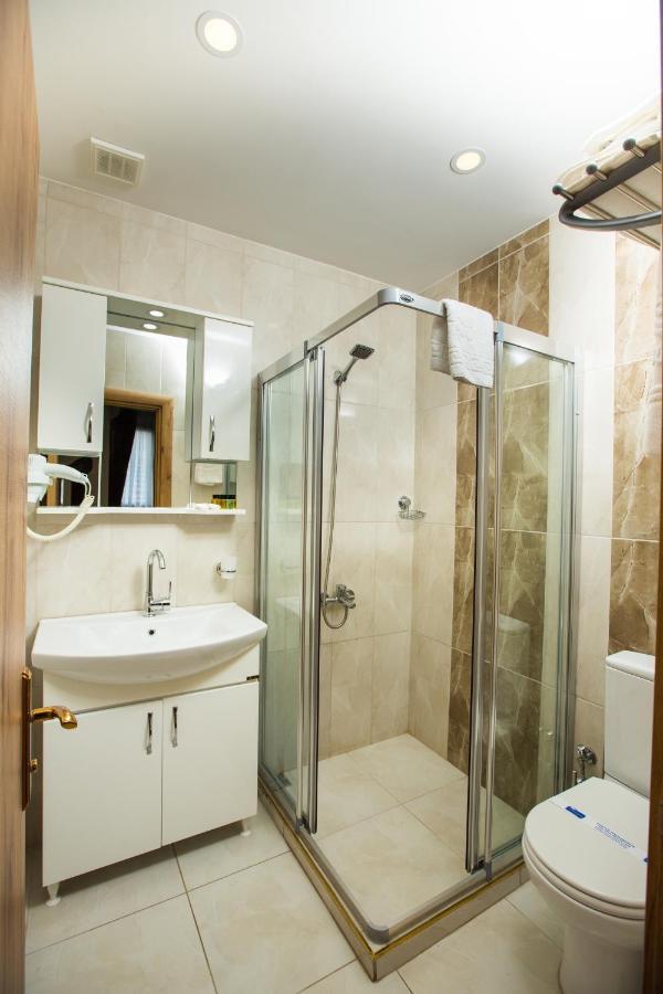Honey Hostel Istanbul Bagian luar foto